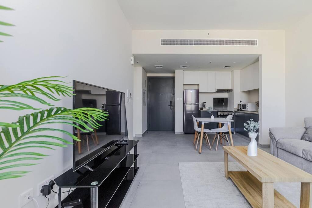 Sahab - Solo 1Br Apt In Al Jada Schardscha Exterior foto